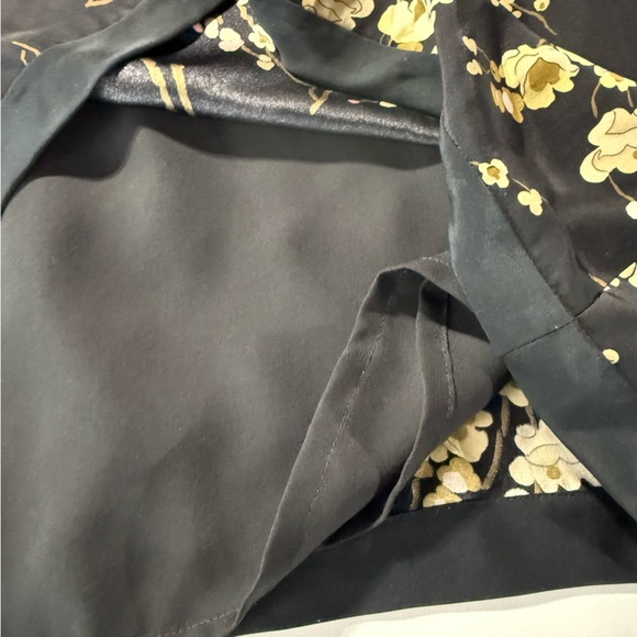 Banana Republic Women’s Shift Dress‎ Size 8 Y2K Dark Romantic Floral Silk Mini - Picture 11 of 13